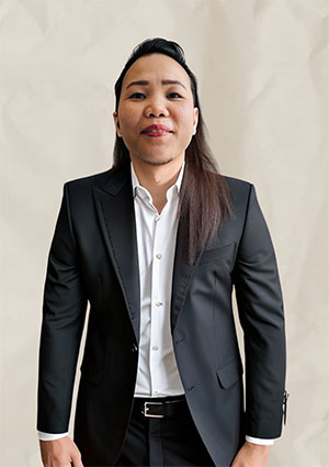 Roseyln, team member at AK Litigation & Criminal Law Firm